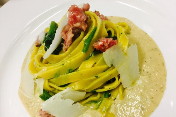 fettuccine-broccoli-salsiccia8810AFB6-1667-0E64-5439-4E1DD375A6CC.jpg