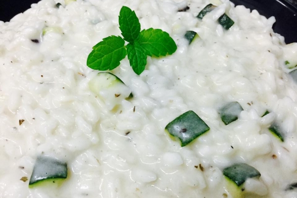 risotto-zucchine-menta3C3BCAAF-21FE-68CC-FEF1-6803BE45D99A.jpg